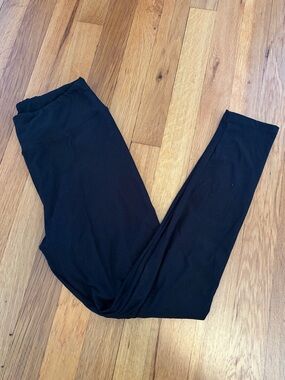 Black leggings